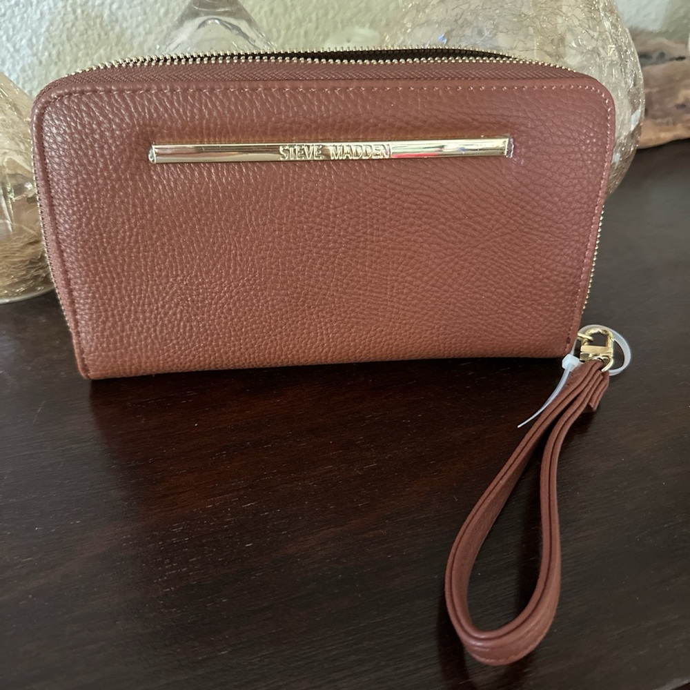 New! Steve Madden Brown Faux Leather Wristlet Wallet